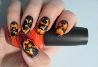Pumpkin nails for Halloween.